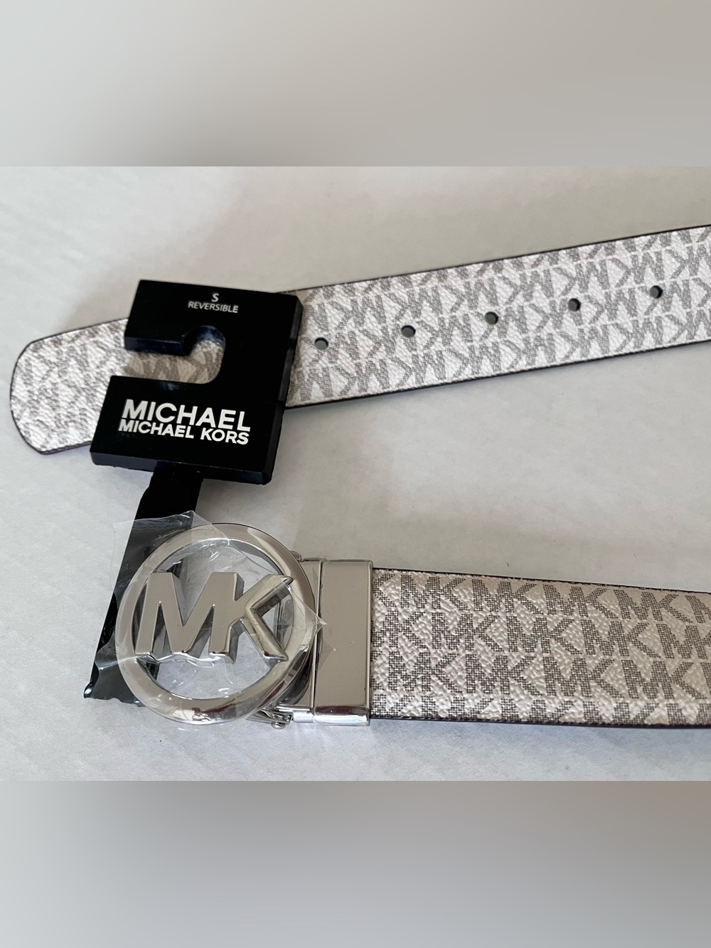New Machael Kors Women Reversible Logo Belt Size S - Picture 3 of 4